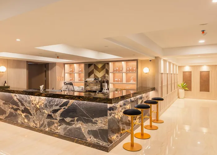 Dream Of Aventus Hotel